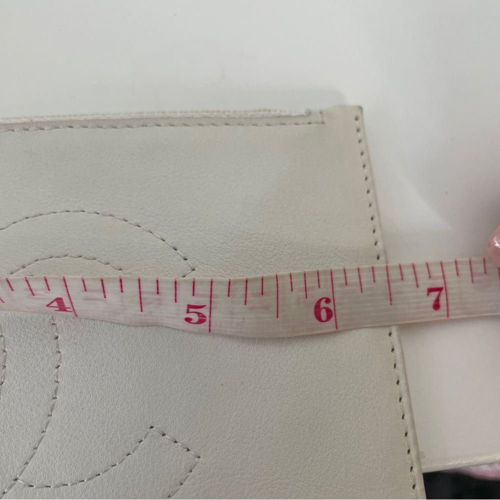 Chanel White lambskin Leather cc logo Clutch pouch silver hardware - Picture 6 of 14